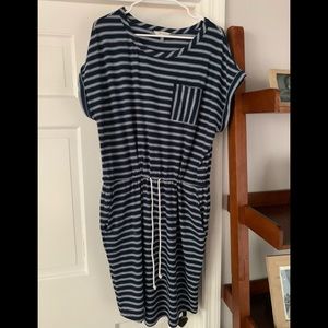 Women’s dress with pockets